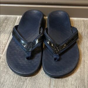 Vionic Navy Tide Thong Sandals size 10